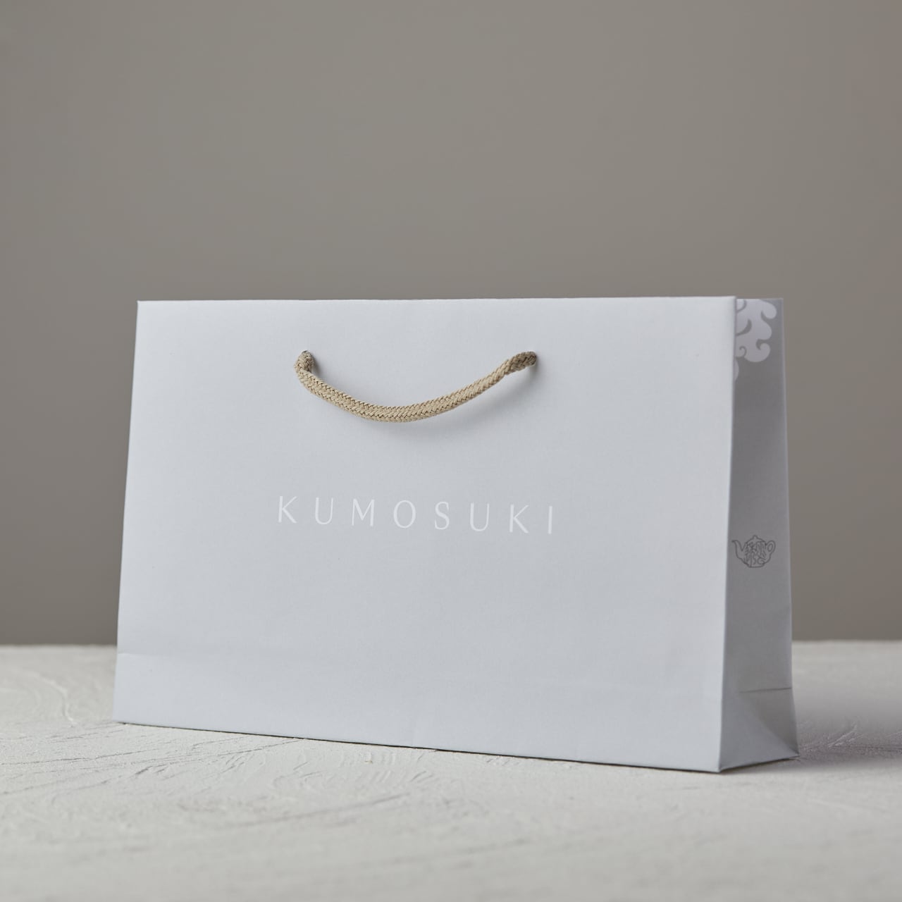JAPAN / ギフトボックス 缶入り 雲透 〜KUMOSUKI〜