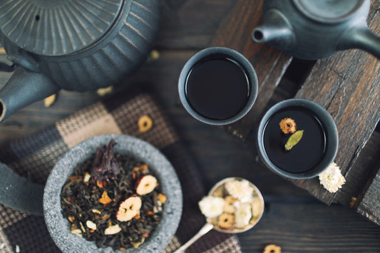 紅茶・お茶で花粉症対策できるって本当？メカニズムと飲み方を紹介｜LEMURIA